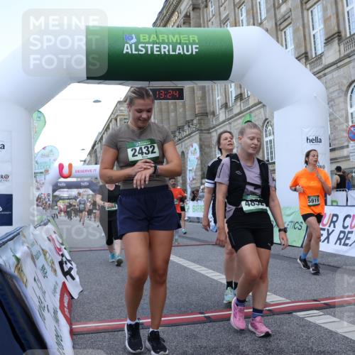 07.09.2025 - BARMER Alsterlauf Strokosch-Dieckow http://msf.ph/oto/8724416 07.09.2025 10:13:22 Ziel 2041, 2432, 2560, 2649, 3182, 3353, 3486, 3580, 3640, 4571, 4572, 4789, 4852, 5919, 8357 meine-sportfotos.de