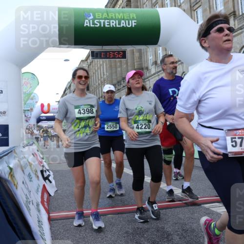 07.09.2025 - BARMER Alsterlauf Strokosch-Dieckow http://msf.ph/oto/8724491 07.09.2025 10:13:51 Ziel 2289, 2323, 2550, 3161, 3162, 3257, 3390, 3409, 3487, 3513, 3761, 3769, 3863, 4220, 4398, 5386, 5731, 5803, 5817, 5818, 6053, 8002, 8048 meine-sportfotos.de