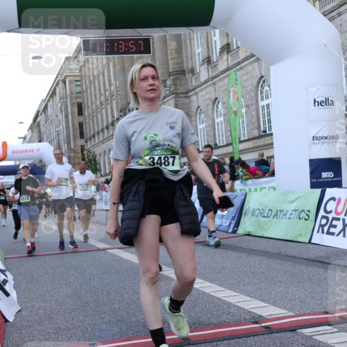 07.09.2025 - BARMER Alsterlauf Strokosch-Dieckow http://msf.ph/oto/8724505 07.09.2025 10:13:55 Ziel 2323, 3257, 3390, 3409, 3487, 3513, 3769, 3895, 4075, 5040, 5041, 5817, 5818, 6053, 8002 meine-sportfotos.de