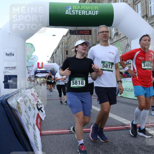 07.09.2025 - BARMER Alsterlauf Strokosch-Dieckow http://msf.ph/oto/8724514 07.09.2025 10:13:58 Ziel 2295, 3257, 3390, 3409, 3513, 3769, 3799, 3895, 4075, 5040, 5041, 5145, 5721, 5817, 5818, 6037, 6053, 8002 meine-sportfotos.de