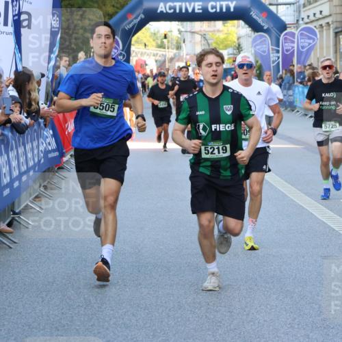 07.09.2025 - BARMER Alsterlauf Strokosch-Dieckow http://msf.ph/oto/8724529 07.09.2025 09:49:07 Ziel 2854, 2855, 3120, 3204, 3449, 3565, 3694, 4204, 4363, 4797, 5067, 5338, 5474, 5820, 5825, 5881, 6233, 6328, 8421, 8432 meine-sportfotos.de