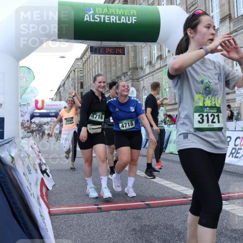 07.09.2025 - BARMER Alsterlauf Strokosch-Dieckow http://msf.ph/oto/8724534 07.09.2025 10:14:12 Ziel 3181, 3373, 3424, 3425, 3511, 3564, 3644, 3833, 4548, 4659, 4690, 4716, 4718, 4761, 4881, 4958, 5054, 5414, 5502, 5743, 6158, 6317, 6318, 8417 meine-sportfotos.de