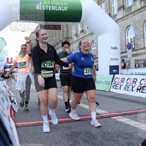 07.09.2025 - BARMER Alsterlauf Strokosch-Dieckow http://msf.ph/oto/8724537 07.09.2025 10:14:13 Ziel 2387, 2892, 3181, 3373, 3425, 3564, 3644, 3833, 4548, 4659, 4690, 4716, 4718, 4761, 4881, 4958, 5054, 5414, 5502, 5743, 6317, 6318, 8417 meine-sportfotos.de