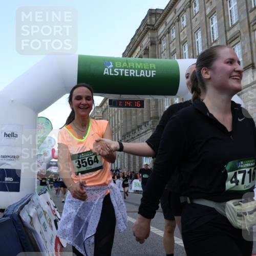 07.09.2025 - BARMER Alsterlauf Strokosch-Dieckow http://msf.ph/oto/8724540 07.09.2025 10:14:15 Ziel 2387, 2892, 3181, 3373, 3564, 3644, 3833, 4181, 4548, 4690, 4881, 4958, 5054, 5059, 5414, 5502, 5743, 6317, 6318, 8417 meine-sportfotos.de