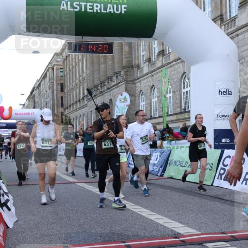 07.09.2025 - BARMER Alsterlauf Strokosch-Dieckow http://msf.ph/oto/8724546 07.09.2025 10:14:18 Ziel 2235, 2387, 2875, 2876, 2892, 3181, 3332, 3333, 3334, 3373, 3379, 3644, 3833, 4181, 4548, 4690, 5054, 5059, 5414, 5502, 5743, 6317, 6318, 8417 meine-sportfotos.de
