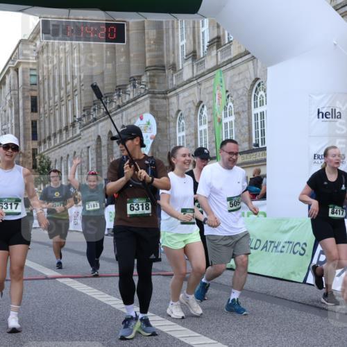 07.09.2025 - BARMER Alsterlauf Strokosch-Dieckow http://msf.ph/oto/8724547 07.09.2025 10:14:18 Ziel 2235, 2387, 2875, 2876, 2892, 3181, 3332, 3333, 3334, 3373, 3379, 3644, 3833, 4181, 4548, 4690, 5054, 5059, 5414, 5502, 5743, 6317, 6318, 8417 meine-sportfotos.de