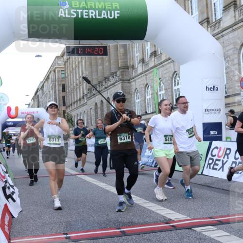 07.09.2025 - BARMER Alsterlauf Strokosch-Dieckow http://msf.ph/oto/8724549 07.09.2025 10:14:19 Ziel 2235, 2387, 2875, 2876, 2892, 3031, 3181, 3332, 3333, 3334, 3379, 3644, 3833, 4181, 4548, 4690, 5054, 5059, 5414, 5502, 5743, 6317, 6318, 8417 meine-sportfotos.de