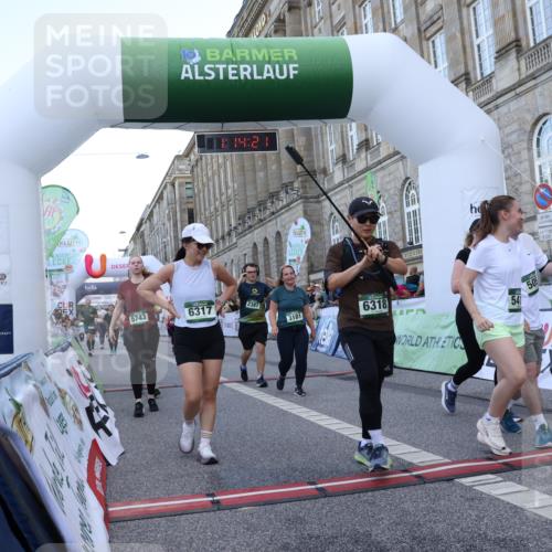 07.09.2025 - BARMER Alsterlauf Strokosch-Dieckow http://msf.ph/oto/8724552 07.09.2025 10:14:19 Ziel 2235, 2387, 2875, 2876, 2892, 3031, 3181, 3332, 3333, 3334, 3379, 3644, 3833, 4181, 4548, 4690, 5054, 5059, 5414, 5502, 5743, 6317, 6318, 8417 meine-sportfotos.de