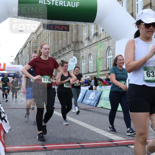 07.09.2025 - BARMER Alsterlauf Strokosch-Dieckow http://msf.ph/oto/8724559 07.09.2025 10:14:22 Ziel 2235, 2387, 2875, 2876, 2892, 3031, 3085, 3086, 3181, 3332, 3333, 3334, 3379, 4181, 4548, 4690, 5054, 5059, 5414, 5502, 5709, 5743, 6317, 6318, 6329, 6331, 8417 meine-sportfotos.de