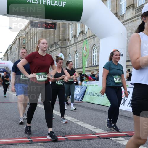 07.09.2025 - BARMER Alsterlauf Strokosch-Dieckow http://msf.ph/oto/8724560 07.09.2025 10:14:22 Ziel 2235, 2387, 2875, 2876, 2892, 3031, 3085, 3086, 3181, 3332, 3333, 3334, 3379, 4181, 4548, 4690, 5054, 5059, 5414, 5502, 5709, 5743, 6317, 6318, 6329, 6331, 8417 meine-sportfotos.de
