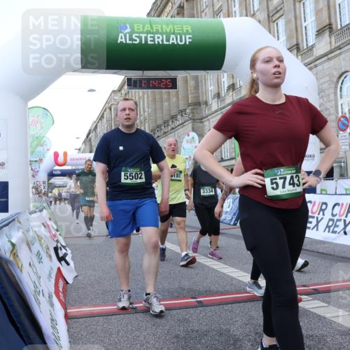 07.09.2025 - BARMER Alsterlauf Strokosch-Dieckow http://msf.ph/oto/8724563 07.09.2025 10:14:24 Ziel 2235, 2387, 2875, 2876, 2892, 3031, 3085, 3086, 3181, 3332, 3333, 3334, 3379, 4181, 4690, 5059, 5502, 5709, 6329, 6331 meine-sportfotos.de