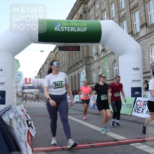 07.09.2025 - BARMER Alsterlauf Strokosch-Dieckow http://msf.ph/oto/8724575 07.09.2025 10:14:29 Ziel 2235, 2875, 2876, 3031, 3085, 3086, 3379, 3697, 5447, 5709, 5830, 6329, 6331 meine-sportfotos.de