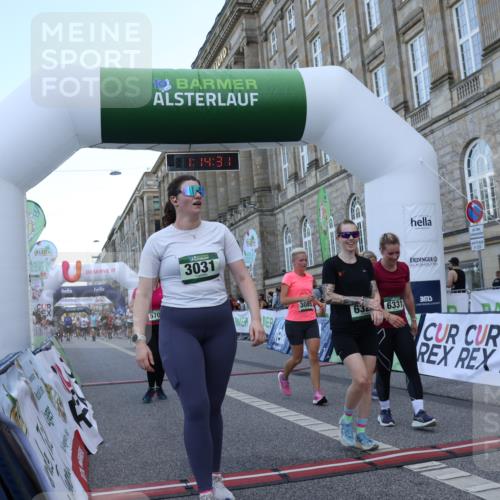 07.09.2025 - BARMER Alsterlauf Strokosch-Dieckow http://msf.ph/oto/8724576 07.09.2025 10:14:29 Ziel 2235, 2875, 2876, 3031, 3085, 3086, 3379, 3697, 5447, 5709, 5830, 6329, 6331 meine-sportfotos.de
