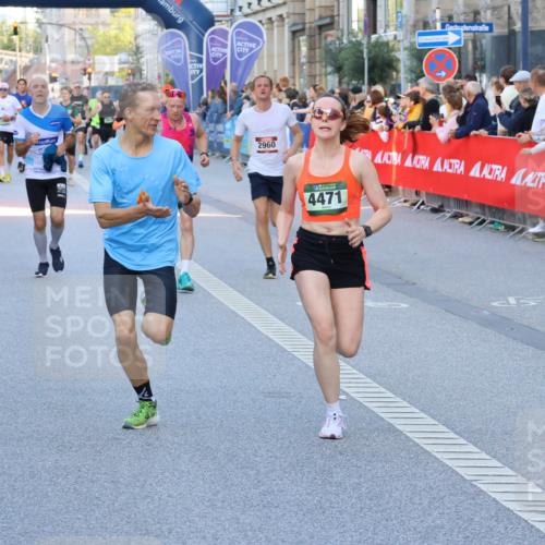 07.09.2025 - BARMER Alsterlauf Strokosch-Dieckow http://msf.ph/oto/8724594 07.09.2025 09:48:56 Ziel 2027, 2769, 2854, 2855, 2899, 2921, 3120, 3167, 3204, 3449, 3450, 3565, 3588, 3694, 4171, 4204, 4611, 4612, 4797, 5338, 5474, 5717, 5740, 5820, 5881, 5958, 6233, 6328, 8281, 8414 meine-sportfotos.de