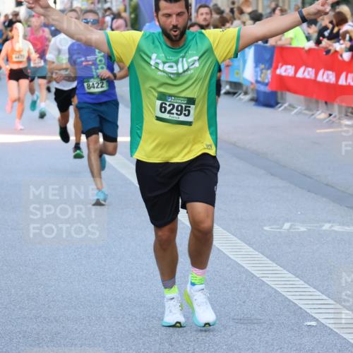 07.09.2025 - BARMER Alsterlauf Strokosch-Dieckow http://msf.ph/oto/8724610 07.09.2025 09:48:49 Ziel 2027, 2769, 2790, 2899, 2921, 3167, 3449, 3450, 3505, 3588, 3694, 4171, 4611, 4612, 4684, 4797, 5095, 5219, 5617, 5717, 5725, 5740, 5958, 6203, 6328, 8281, 8291, 8414 meine-sportfotos.de