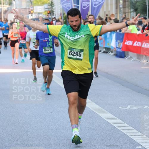 07.09.2025 - BARMER Alsterlauf Strokosch-Dieckow http://msf.ph/oto/8724618 07.09.2025 09:48:49 Ziel 2027, 2769, 2790, 2899, 2921, 3167, 3449, 3450, 3505, 3588, 3694, 4171, 4611, 4612, 4684, 4797, 5095, 5219, 5617, 5717, 5725, 5740, 5958, 6203, 6328, 8281, 8291, 8414 meine-sportfotos.de