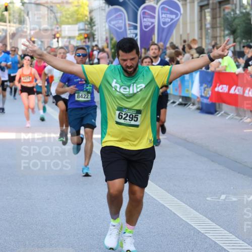 07.09.2025 - BARMER Alsterlauf Strokosch-Dieckow http://msf.ph/oto/8724624 07.09.2025 09:48:49 Ziel 2027, 2769, 2790, 2899, 2921, 3167, 3449, 3450, 3505, 3588, 3694, 4171, 4611, 4612, 4684, 4797, 5095, 5219, 5617, 5717, 5725, 5740, 5958, 6203, 6328, 8281, 8291, 8414 meine-sportfotos.de