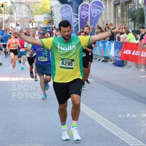 07.09.2025 - BARMER Alsterlauf Strokosch-Dieckow http://msf.ph/oto/8724636 07.09.2025 09:48:49 Ziel 2027, 2769, 2790, 2899, 2921, 3167, 3449, 3450, 3505, 3588, 3694, 4171, 4611, 4612, 4684, 4797, 5095, 5219, 5617, 5717, 5725, 5740, 5958, 6203, 6328, 8281, 8291, 8414 meine-sportfotos.de