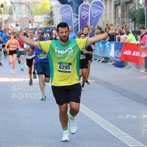 07.09.2025 - BARMER Alsterlauf Strokosch-Dieckow http://msf.ph/oto/8724639 07.09.2025 09:48:48 Ziel 2027, 2769, 2790, 2899, 2921, 3167, 3450, 3505, 3588, 3694, 4171, 4611, 4612, 4684, 5095, 5219, 5617, 5717, 5725, 5740, 5958, 6203, 6256, 6328, 8281, 8291, 8414 meine-sportfotos.de