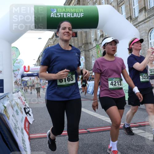 07.09.2025 - BARMER Alsterlauf Strokosch-Dieckow http://msf.ph/oto/8724646 07.09.2025 10:14:51 Ziel 2129, 2166, 2232, 2296, 2403, 2688, 2929, 2930, 3236, 3929, 4213, 5062, 5795, 6145, 6165, 6312, 6337, 8101, 8120, 8195, 8224, 8257 meine-sportfotos.de