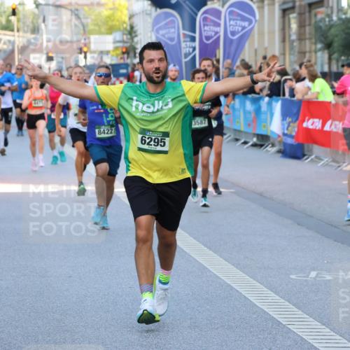 07.09.2025 - BARMER Alsterlauf Strokosch-Dieckow http://msf.ph/oto/8724647 07.09.2025 09:48:48 Ziel 2027, 2769, 2790, 2899, 2921, 3167, 3450, 3505, 3588, 3694, 4171, 4611, 4612, 4684, 5095, 5219, 5617, 5717, 5725, 5740, 5958, 6203, 6256, 6328, 8281, 8291, 8414 meine-sportfotos.de