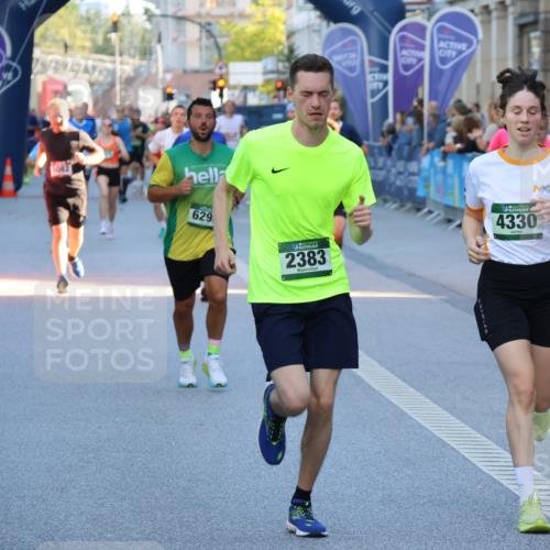 07.09.2025 - BARMER Alsterlauf Strokosch-Dieckow http://msf.ph/oto/8724661 07.09.2025 09:48:46 Ziel 2027, 2769, 2790, 2899, 2921, 2960, 3167, 3450, 3505, 3588, 4171, 4611, 4612, 4684, 5095, 5219, 5273, 5617, 5717, 5725, 5740, 5958, 6203, 6256, 8281, 8291, 8414 meine-sportfotos.de