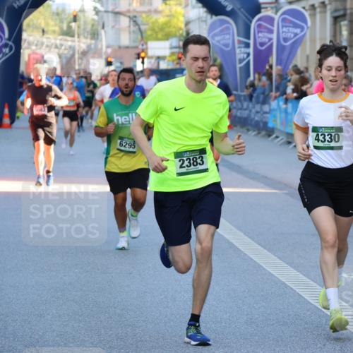07.09.2025 - BARMER Alsterlauf Strokosch-Dieckow http://msf.ph/oto/8724665 07.09.2025 09:48:46 Ziel 2027, 2769, 2790, 2899, 2921, 2960, 3167, 3450, 3505, 3588, 4171, 4611, 4612, 4684, 5095, 5219, 5273, 5617, 5717, 5725, 5740, 5958, 6203, 6256, 8281, 8291, 8414 meine-sportfotos.de