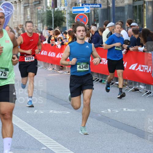 07.09.2025 - BARMER Alsterlauf Strokosch-Dieckow http://msf.ph/oto/8724671 07.09.2025 09:48:44 Ziel 2027, 2769, 2790, 2899, 2921, 2960, 3450, 3505, 3588, 4171, 4611, 4612, 4684, 5095, 5219, 5273, 5617, 5717, 5725, 5740, 6203, 6256, 8291, 8414 meine-sportfotos.de