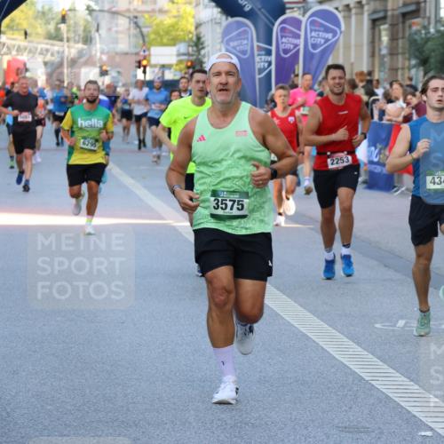 07.09.2025 - BARMER Alsterlauf Strokosch-Dieckow http://msf.ph/oto/8724679 07.09.2025 09:48:43 Ziel 2027, 2769, 2790, 2899, 2921, 2960, 3450, 3505, 3588, 4171, 4684, 5095, 5219, 5273, 5617, 5725, 5740, 6203, 6256, 8291, 8414 meine-sportfotos.de