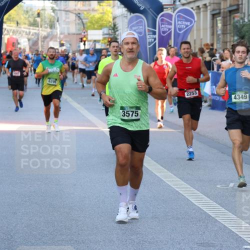 07.09.2025 - BARMER Alsterlauf Strokosch-Dieckow http://msf.ph/oto/8724689 07.09.2025 09:48:43 Ziel 2027, 2769, 2790, 2899, 2921, 2960, 3450, 3505, 3588, 4171, 4684, 5095, 5219, 5273, 5617, 5725, 5740, 6203, 6256, 8291, 8414 meine-sportfotos.de