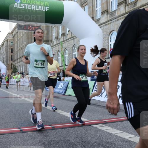 07.09.2025 - BARMER Alsterlauf Strokosch-Dieckow http://msf.ph/oto/8724696 07.09.2025 10:15:08 Ziel 2225, 2442, 2621, 2712, 2736, 3851, 4108, 4422, 4670, 4671, 4898, 8258 meine-sportfotos.de
