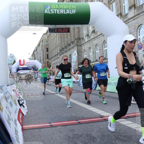 07.09.2025 - BARMER Alsterlauf Strokosch-Dieckow http://msf.ph/oto/8724736 07.09.2025 10:15:20 Ziel 2825, 3221, 3455, 3466, 4630, 4725, 4734, 4742, 4883, 5036, 6344, 8296 meine-sportfotos.de