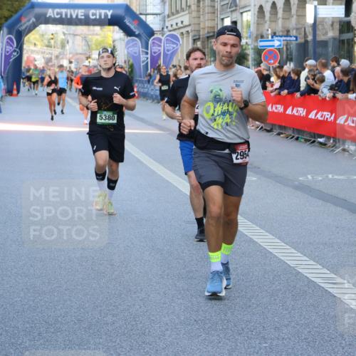 07.09.2025 - BARMER Alsterlauf Strokosch-Dieckow http://msf.ph/oto/8724737 07.09.2025 09:48:29 Ziel 2253, 2324, 2383, 2552, 2941, 2960, 3587, 3983, 4330, 4349, 4471, 4511, 5082, 5219, 5273, 5284, 5900, 6256, 6295, 8102, 8291, 8422 meine-sportfotos.de