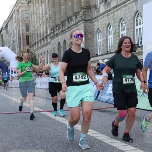 07.09.2025 - BARMER Alsterlauf Strokosch-Dieckow http://msf.ph/oto/8724738 07.09.2025 10:15:21 Ziel 2825, 3221, 3455, 3466, 4630, 4725, 4734, 4742, 4883, 5036, 6344, 8296 meine-sportfotos.de