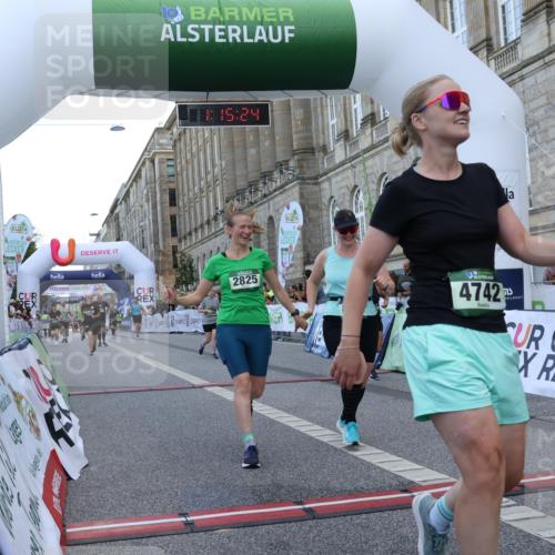 07.09.2025 - BARMER Alsterlauf Strokosch-Dieckow http://msf.ph/oto/8724742 07.09.2025 10:15:22 Ziel 2825, 3455, 3466, 4725, 4734, 4742, 4845, 4883, 5036, 5280, 6344, 6345, 8296 meine-sportfotos.de