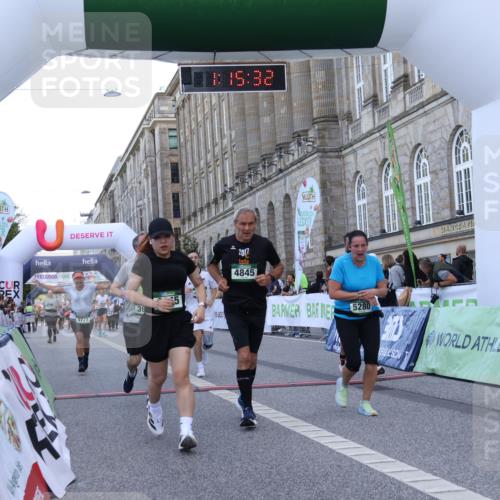 07.09.2025 - BARMER Alsterlauf Strokosch-Dieckow http://msf.ph/oto/8724758 07.09.2025 10:15:30 Ziel 3455, 3466, 3736, 3771, 3904, 4520, 4607, 4608, 4845, 5280, 5281, 6345 meine-sportfotos.de