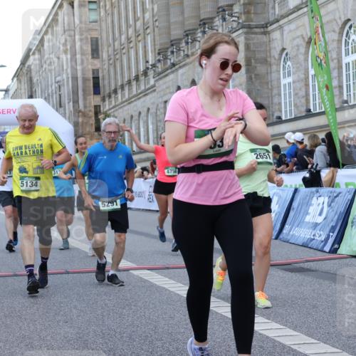 07.09.2025 - BARMER Alsterlauf Strokosch-Dieckow http://msf.ph/oto/8724801 07.09.2025 10:15:47 Ziel 2158, 2651, 2674, 3132, 3133, 3548, 3722, 4177, 4556, 4756, 4757, 4878, 4879, 5134, 5270, 5271, 5291, 5631 meine-sportfotos.de