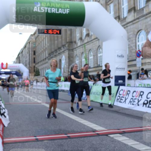 07.09.2025 - BARMER Alsterlauf Strokosch-Dieckow http://msf.ph/oto/8724837 07.09.2025 10:16:02 Ziel 2698, 2705, 2936, 2950, 3243, 3703, 3776, 4024, 4268, 4442, 4443, 5952, 6194, 8482 meine-sportfotos.de