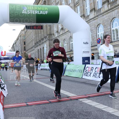 07.09.2025 - BARMER Alsterlauf Strokosch-Dieckow http://msf.ph/oto/8724879 07.09.2025 10:16:18 Ziel 2132, 2407, 3781, 4007, 4209, 4318, 4473, 5507, 6047, 8222, 8310 meine-sportfotos.de