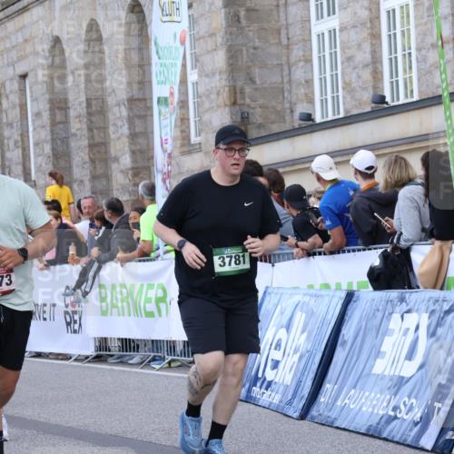 07.09.2025 - BARMER Alsterlauf Strokosch-Dieckow http://msf.ph/oto/8724888 07.09.2025 10:16:22 Ziel 2132, 2407, 2961, 3002, 3014, 3539, 3540, 3774, 3781, 3817, 4007, 4209, 4318, 4473, 4655, 5761, 8222, 8310 meine-sportfotos.de