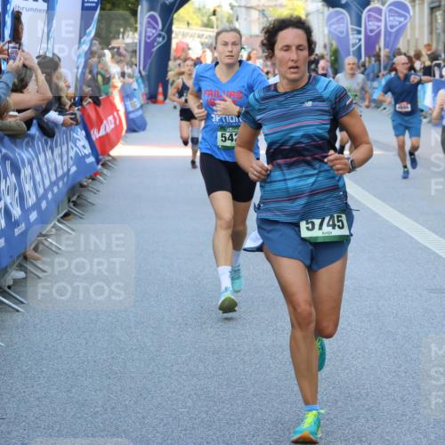 07.09.2025 - BARMER Alsterlauf Strokosch-Dieckow http://msf.ph/oto/8724907 07.09.2025 09:47:58 Ziel 2240, 2626, 2891, 2954, 3206, 3290, 3563, 3711, 3767, 3901, 4098, 4304, 4551, 4785, 5110, 5341, 5380, 5487, 5592, 5606, 5628, 5696, 5777, 6244, 6249, 8317 meine-sportfotos.de