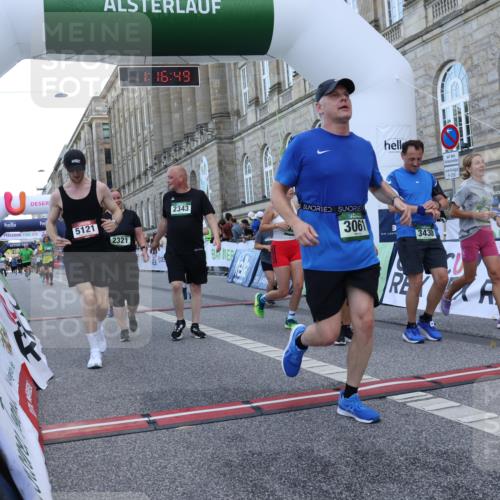 07.09.2025 - BARMER Alsterlauf Strokosch-Dieckow http://msf.ph/oto/8724935 07.09.2025 10:16:47 Ziel 2321, 2343, 2473, 2638, 3061, 3127, 3429, 3430, 3582, 3621, 3742, 3903, 4070, 5121, 5676, 5756, 6247, 8018, 8433, 8468 meine-sportfotos.de