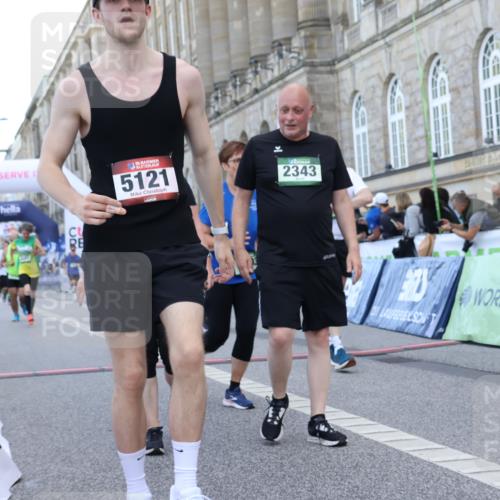 07.09.2025 - BARMER Alsterlauf Strokosch-Dieckow http://msf.ph/oto/8724938 07.09.2025 10:16:48 Ziel 2321, 2343, 2473, 2638, 3061, 3127, 3429, 3430, 3582, 3742, 3903, 4070, 5121, 5360, 5676, 5756, 6247, 8018, 8433, 8468 meine-sportfotos.de