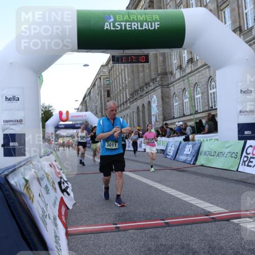 07.09.2025 - BARMER Alsterlauf Strokosch-Dieckow http://msf.ph/oto/8724974 07.09.2025 10:17:08 Ziel 2857, 3011, 3808, 3933, 4495, 4497, 4534, 4673, 4674, 5163, 5261, 5597, 5936, 6110, 8361 meine-sportfotos.de