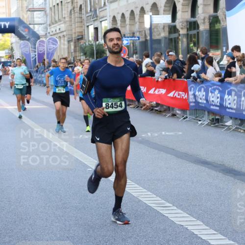 07.09.2025 - BARMER Alsterlauf Strokosch-Dieckow http://msf.ph/oto/8724975 07.09.2025 09:47:44 Ziel 2081, 2240, 2626, 2891, 3465, 3563, 4551, 4602, 4785, 4946, 5110, 5208, 5341, 5487, 5592, 5757, 5777, 6015, 6016, 6244, 6249, 8009, 8275, 8293, 8469 meine-sportfotos.de