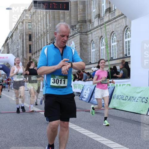 07.09.2025 - BARMER Alsterlauf Strokosch-Dieckow http://msf.ph/oto/8724976 07.09.2025 10:17:09 Ziel 2857, 3011, 3808, 3933, 4154, 4402, 4495, 4497, 4534, 4673, 4674, 5163, 5261, 5597, 5936, 6110, 8361 meine-sportfotos.de