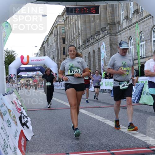 07.09.2025 - BARMER Alsterlauf Strokosch-Dieckow http://msf.ph/oto/8724989 07.09.2025 10:17:15 Ziel 2857, 3808, 3933, 4154, 4402, 4534, 4693, 4765, 5163, 5597, 5888, 6110, 8131, 8138 meine-sportfotos.de