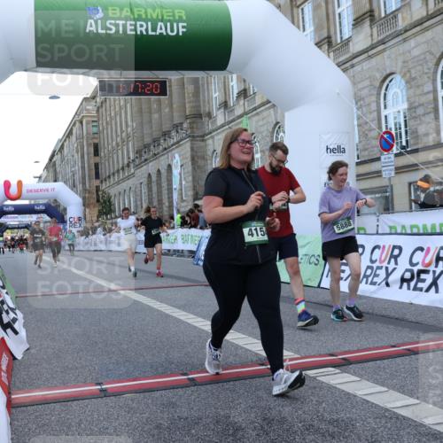 07.09.2025 - BARMER Alsterlauf Strokosch-Dieckow http://msf.ph/oto/8725000 07.09.2025 10:17:18 Ziel 3933, 4154, 4402, 4534, 4693, 4765, 5163, 5888, 8131, 8138 meine-sportfotos.de