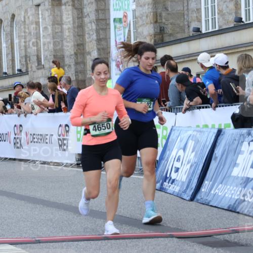 07.09.2025 - BARMER Alsterlauf Strokosch-Dieckow http://msf.ph/oto/8725019 07.09.2025 10:17:33 Ziel 2447, 2448, 2461, 2555, 2718, 4065, 4113, 4115, 4492, 4650, 4995, 5832 meine-sportfotos.de