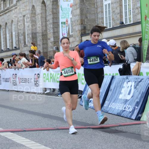 07.09.2025 - BARMER Alsterlauf Strokosch-Dieckow http://msf.ph/oto/8725020 07.09.2025 10:17:33 Ziel 2447, 2448, 2461, 2555, 2718, 4065, 4113, 4115, 4492, 4650, 4995, 5832 meine-sportfotos.de